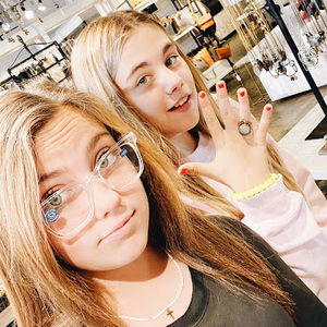 Meet your Posher, Ava